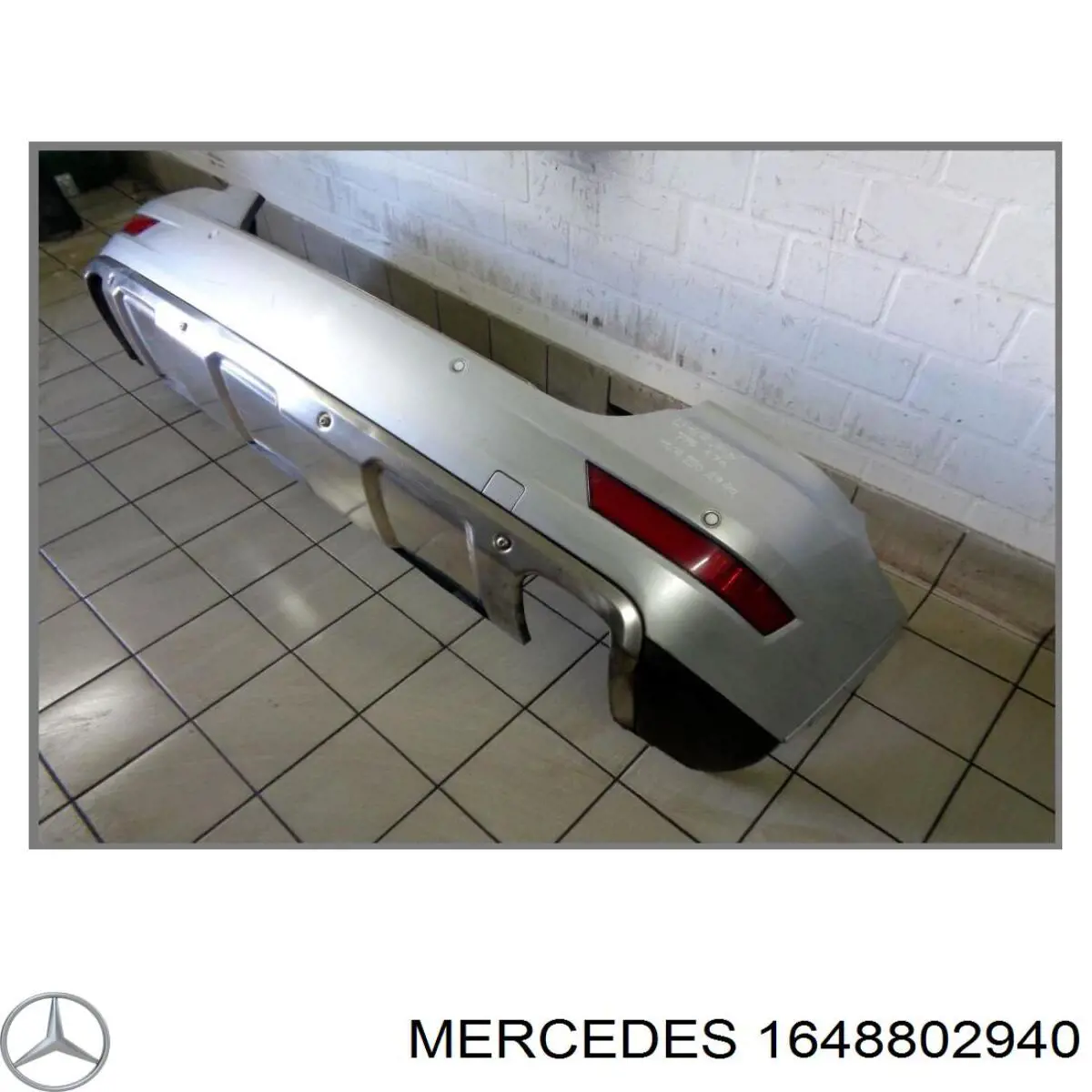 Бампер задній, верхня частина Mercedes A1648802940 ціна, від 31.04 USD