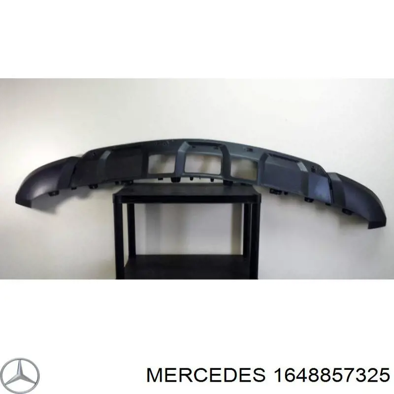 Купити A1648857325 Mercedes Нижня накладка на передній бампер