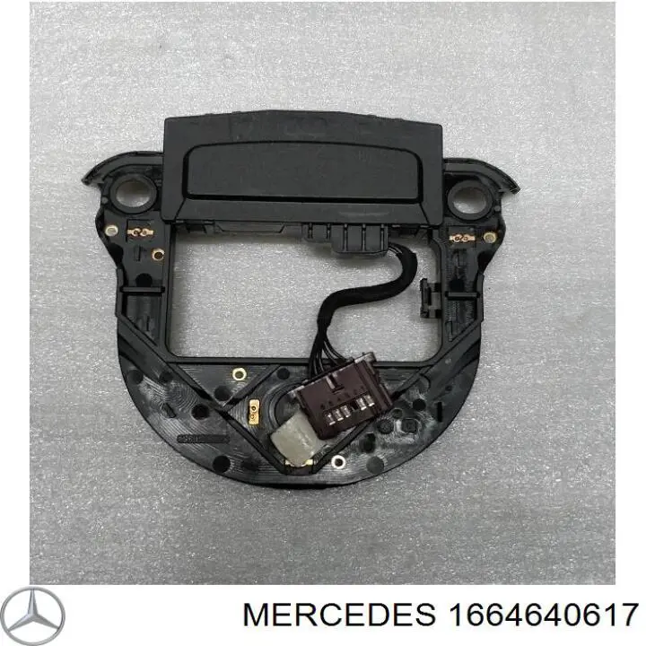  1664640617 Mercedes