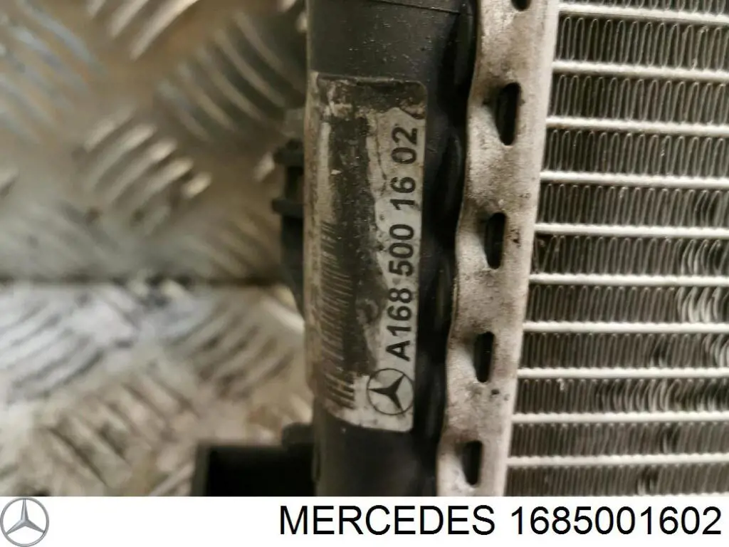 1685001602 Mercedes радіатор охолодження двигуна