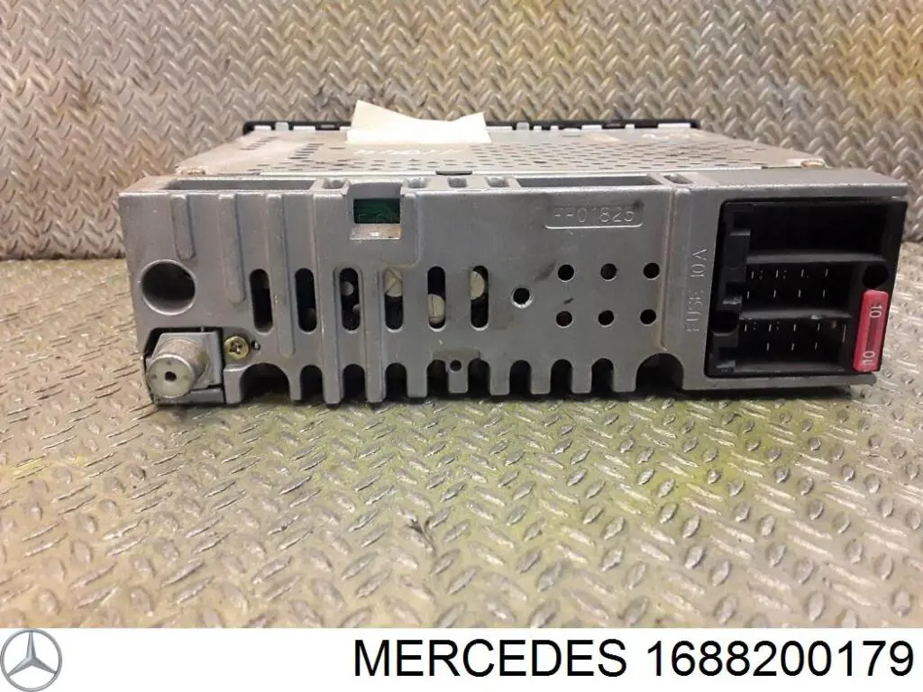 A1688200179 Mercedes Магнітола (радіо AM/FM)