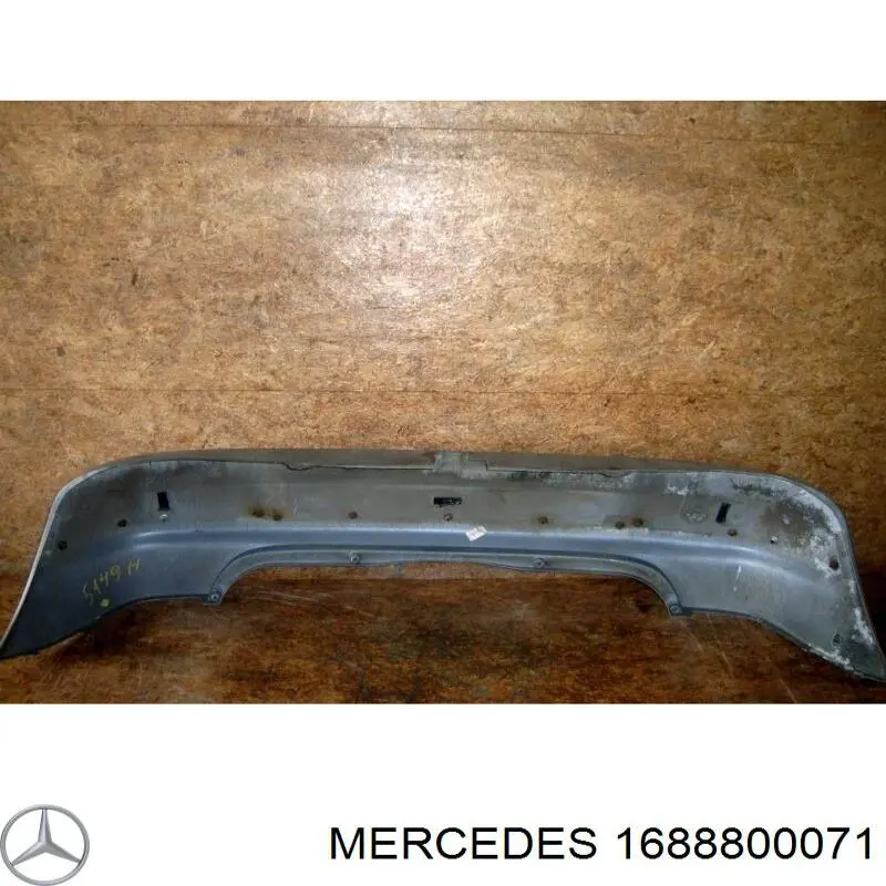 1688850237 Mercedes бампер задній