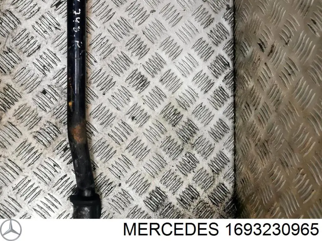  Передній стабілізатор Mercedes A 