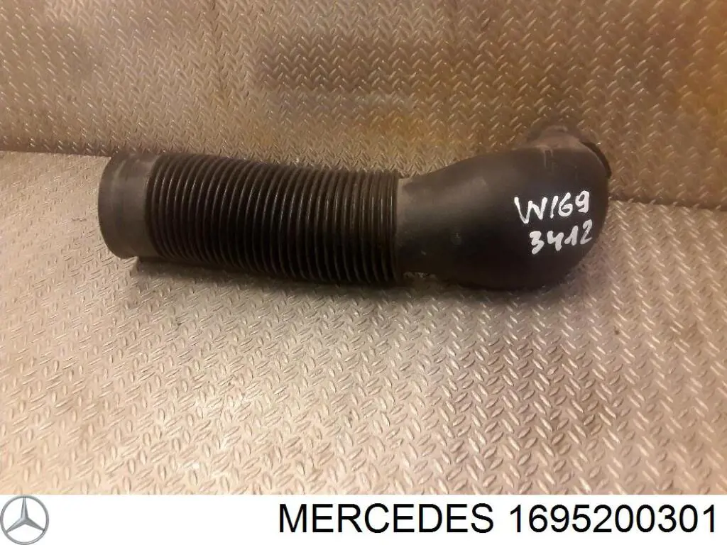 Шланг/патрубок интеркуллера Mercedes A1695200401 ціна, від 22.52 USD