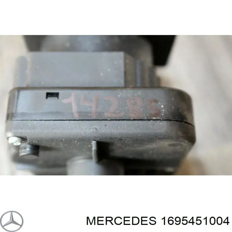 Купити A1695451004 Mercedes 