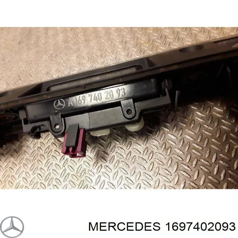 Купити A1697402093 Mercedes Ручка третіх дверей, зовнішня