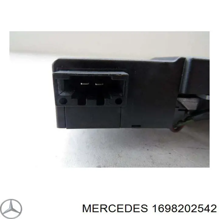  Mercedes A1698202542