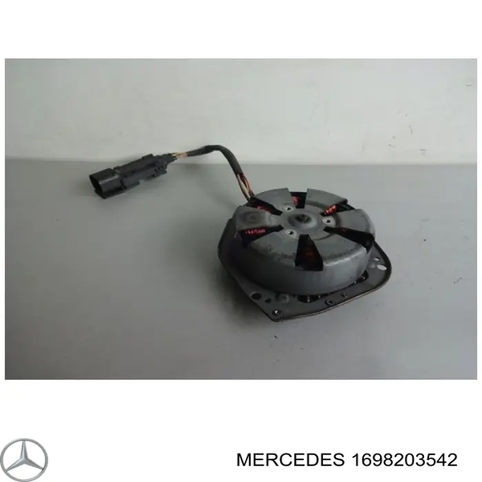 Купити 1698203142 Mercedes Електровентилятор охолодження в зборі (двигун + крильчатка)
