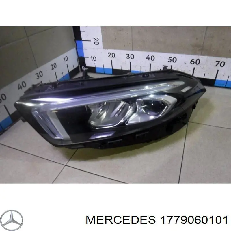 Фара дальнього світла в зборі на Mercedes A  W177