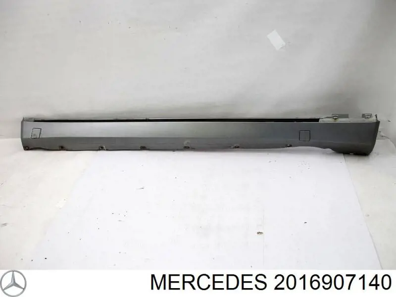 A2016905740 Mercedes 