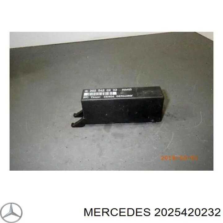 Блок керування освітленням 2025420232 Mercedes