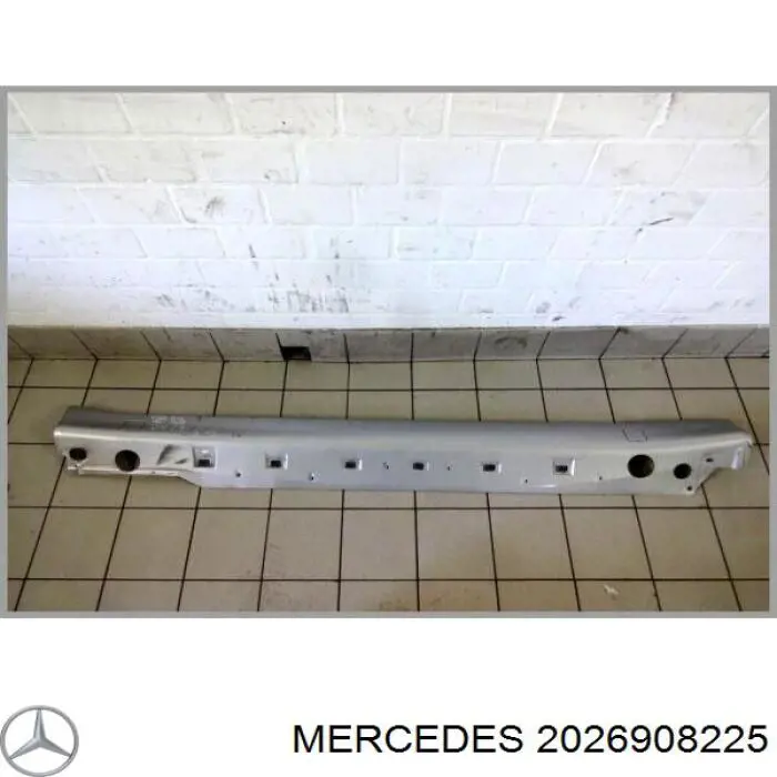A2026908225 Mercedes Накладка зовнішня (молдинг) порога, правий