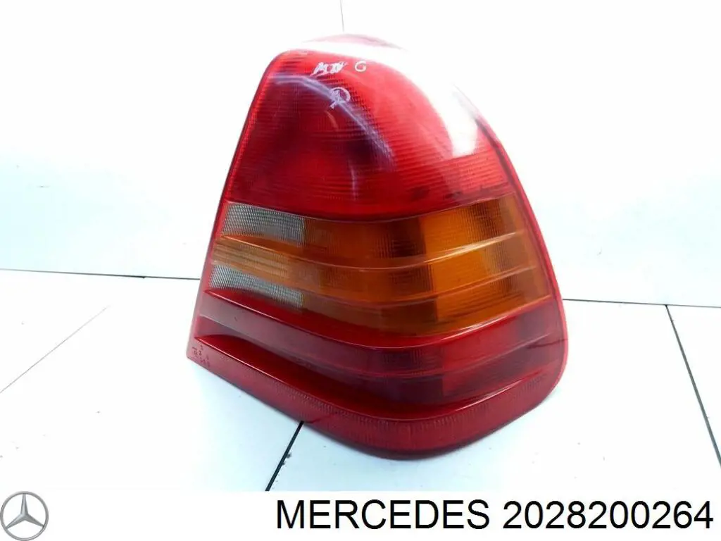 Купити A2018200466 Mercedes Задня права фара