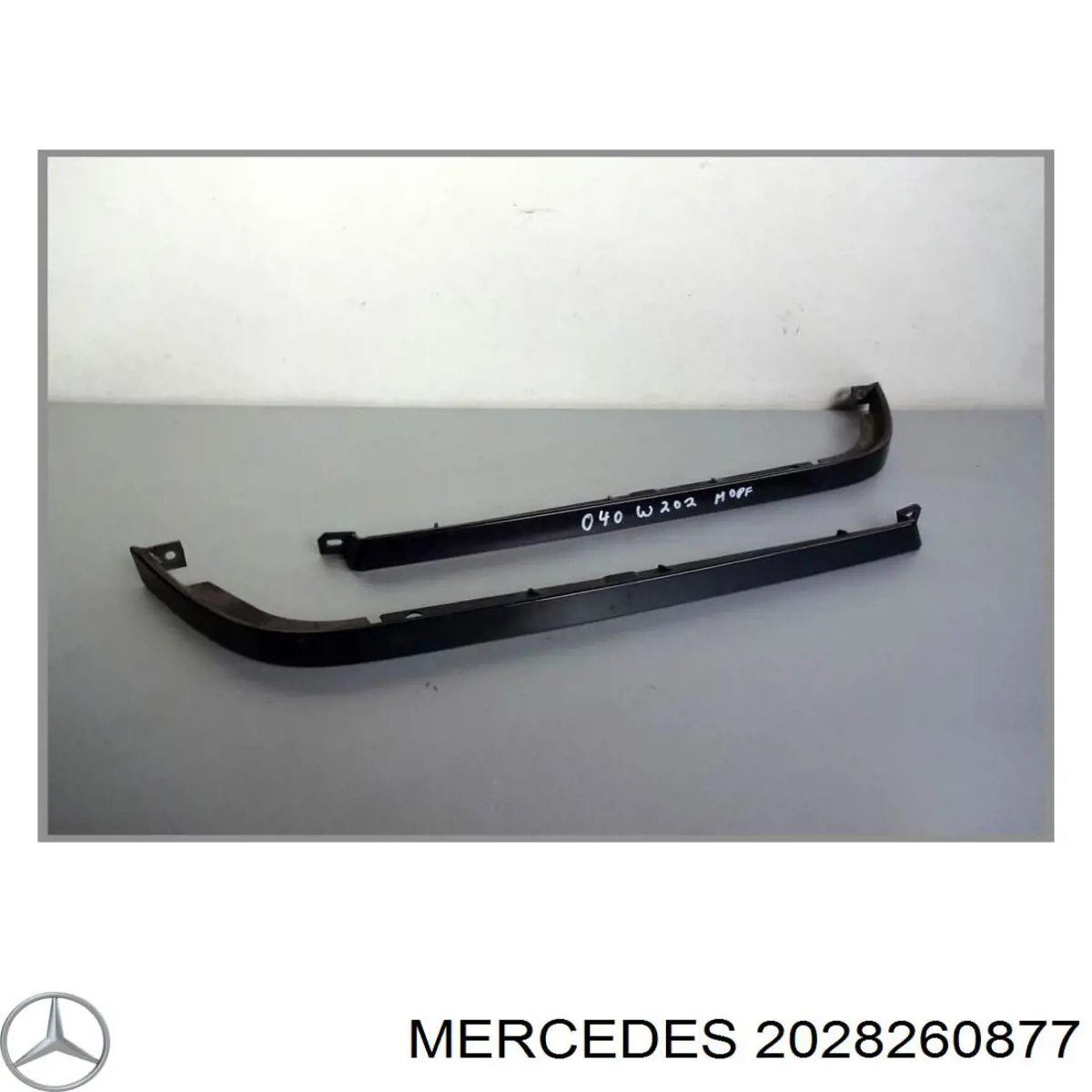 A2028260877 Mercedes Вія (накладка) лівої фари