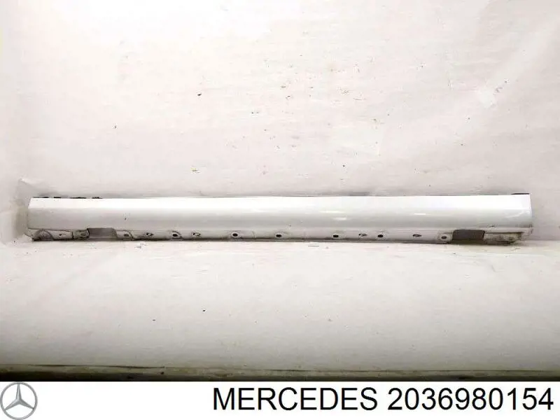 Накладка зовнішня (молдинг) порога, лівий на Mercedes C-Class (W203)