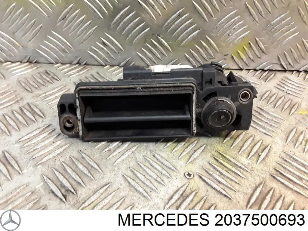Ручка 5-й (3-й) двері зовнішня Mercedes A2037500493