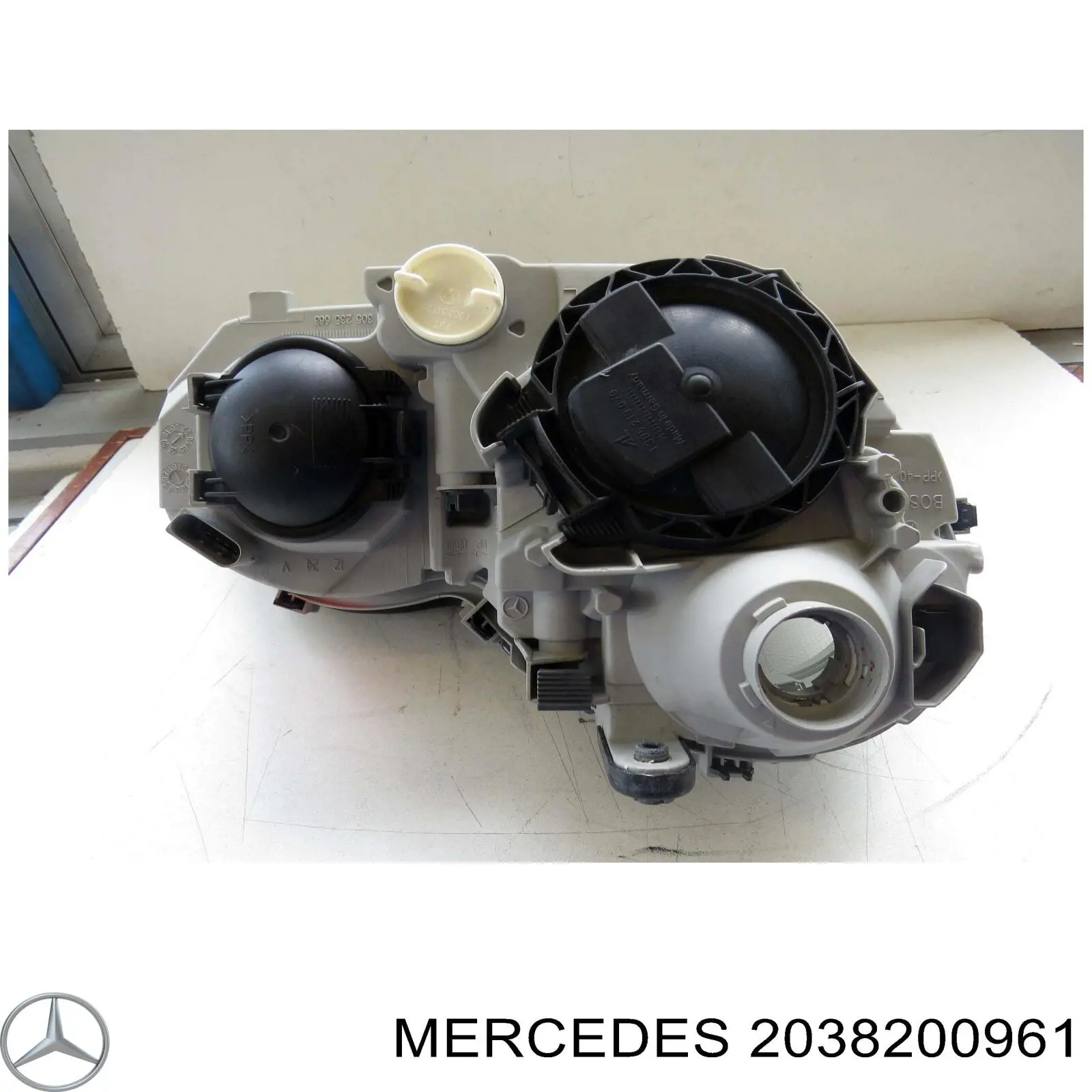 Фари Mercedes A2038200961 ціна, від 751.20 USD