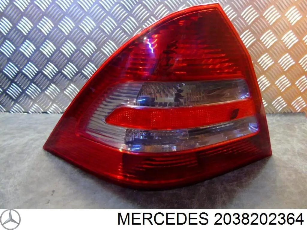 Задня ліва фара на Mercedes C  S203