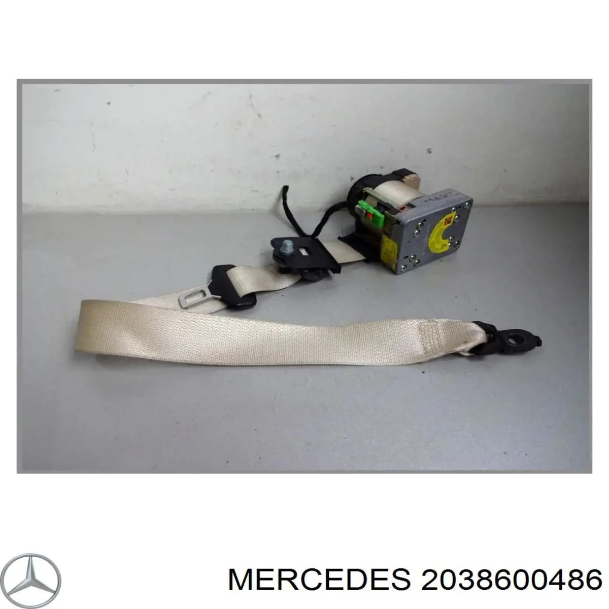 Пасок безпеки передній правий Mercedes A2038600486 ціна, від 163.75 USD