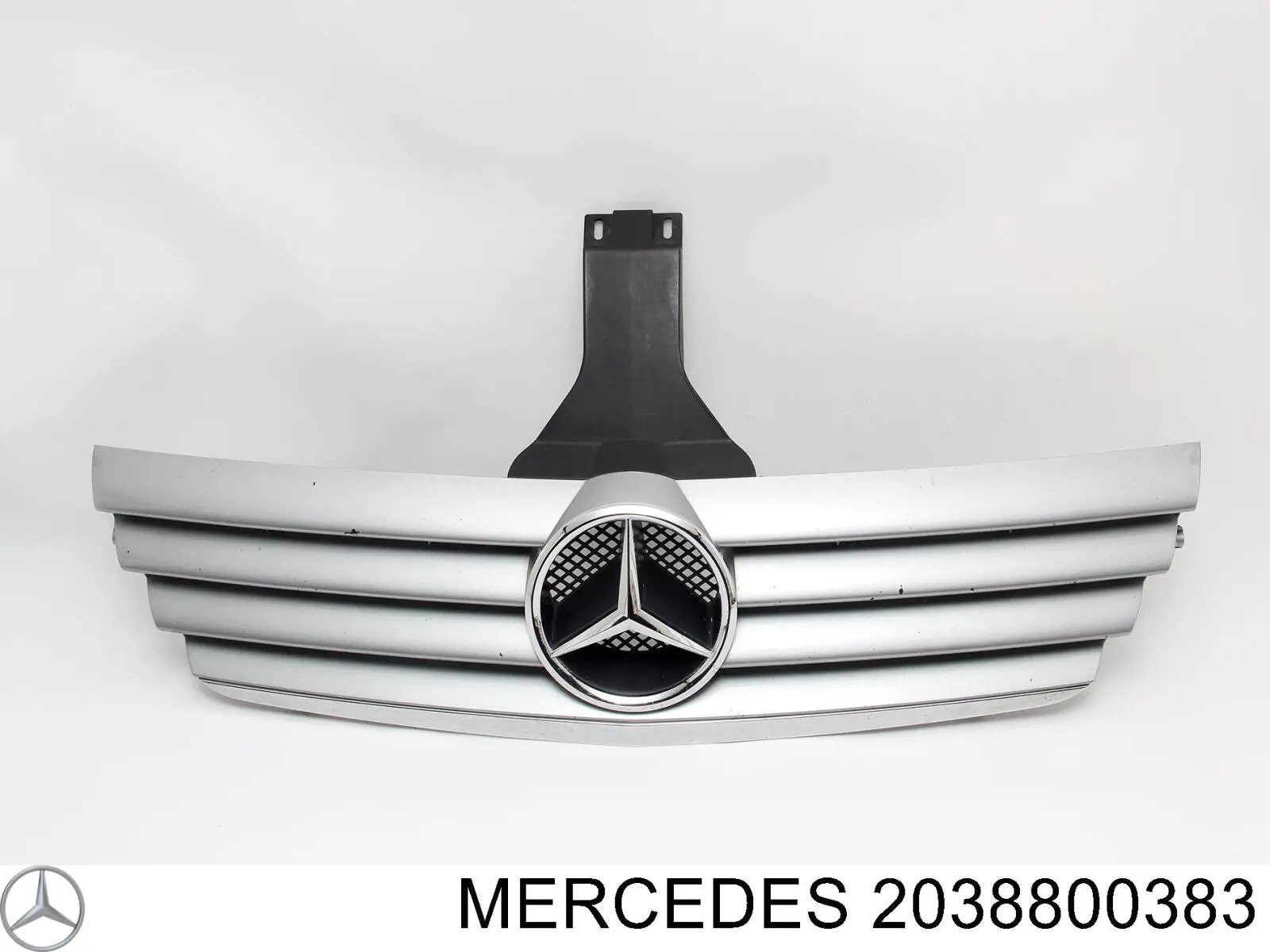  Решітка радіатора Mercedes C 