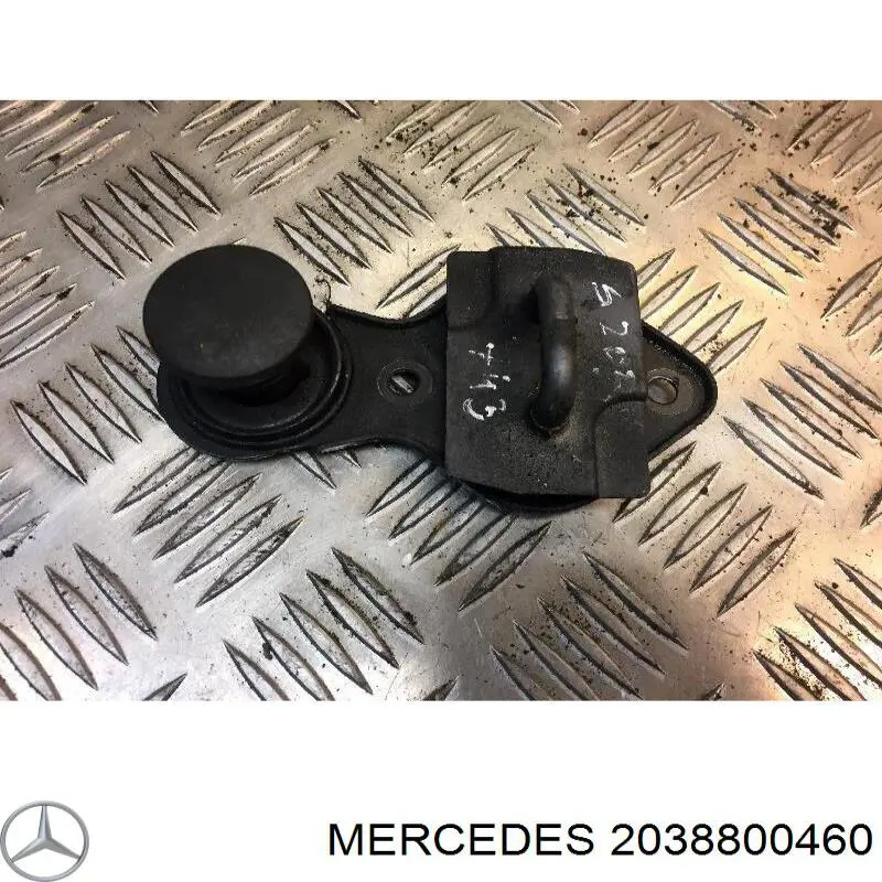 Замок капота на Mercedes ML-Class (W164)