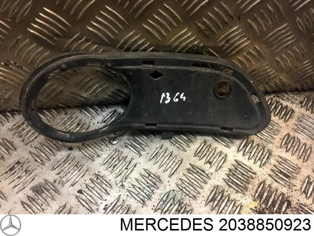  2038850923 Mercedes