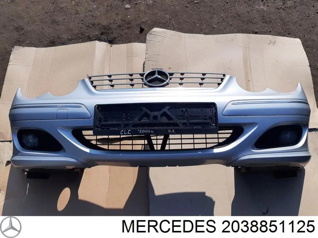 Передній бампер на Mercedes C CL203