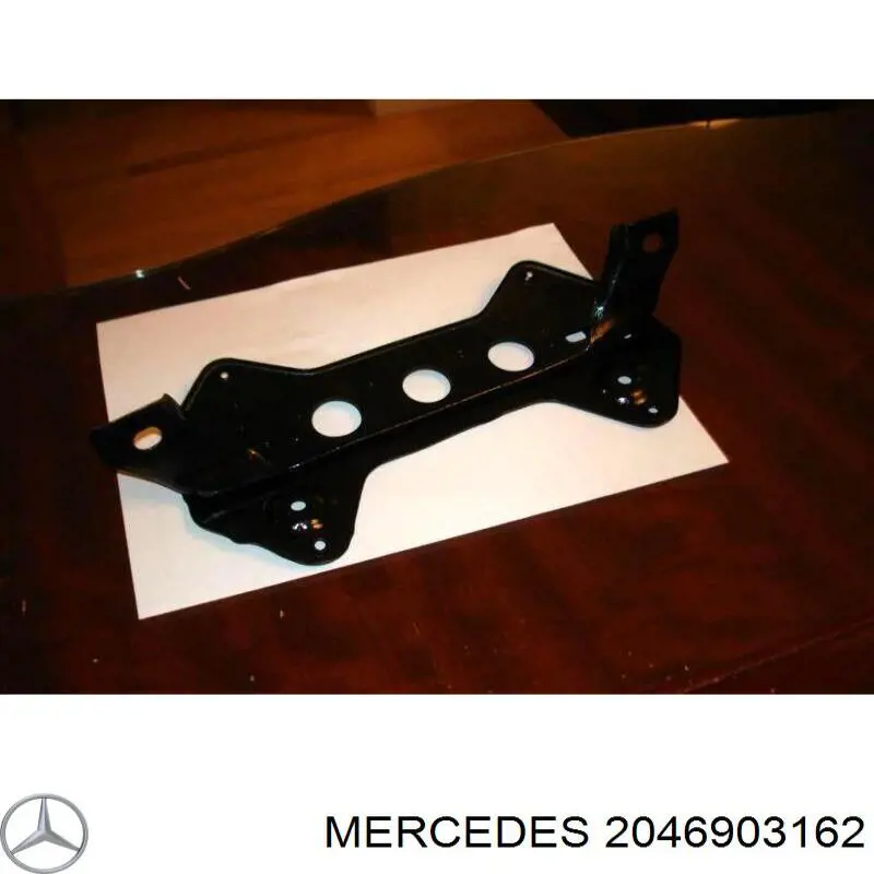 Накладка переднього лівого крила Mercedes A2046903162 ціна, від 10.98 USD