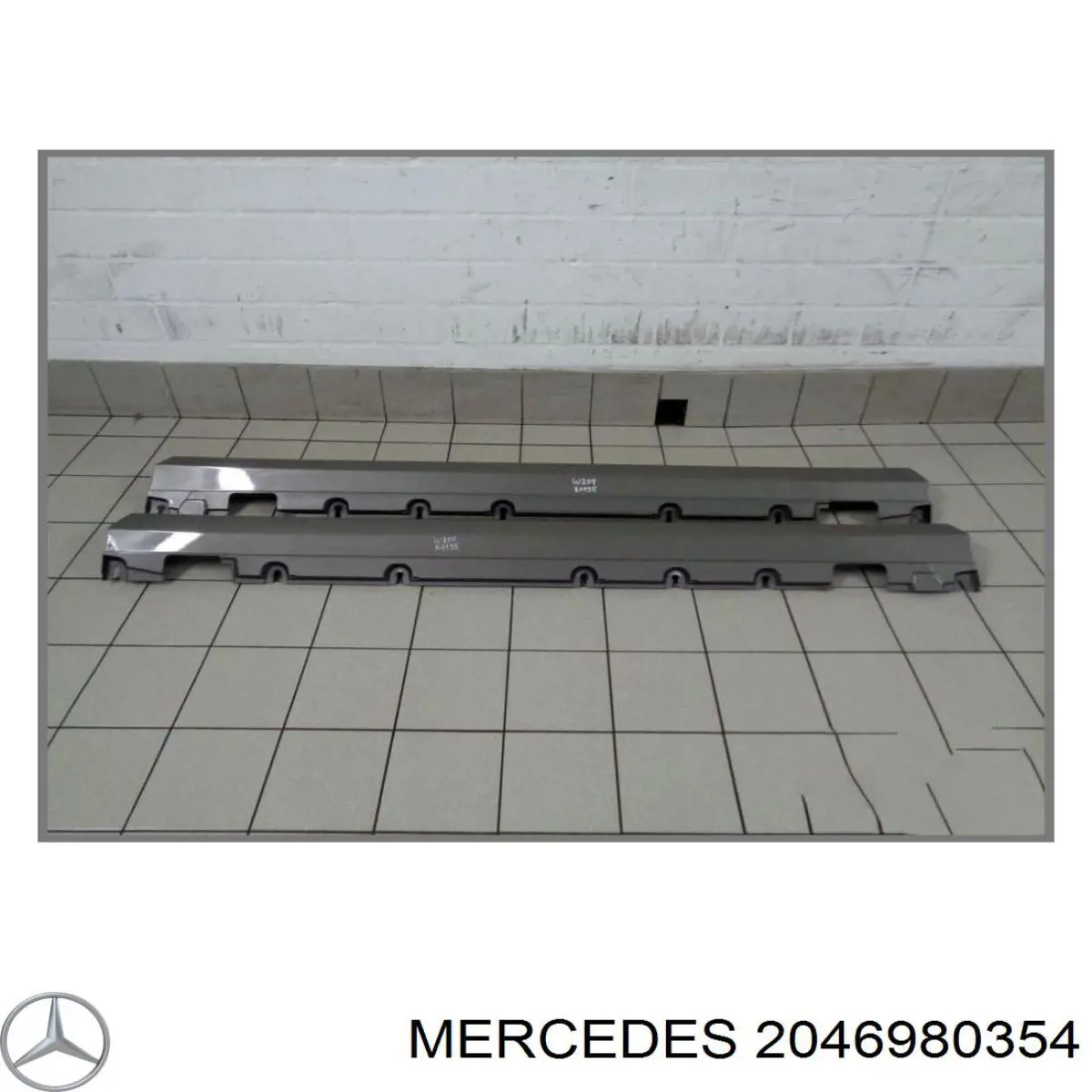  Накладка зовнішня (молдинг) порога, лівий Mercedes C 