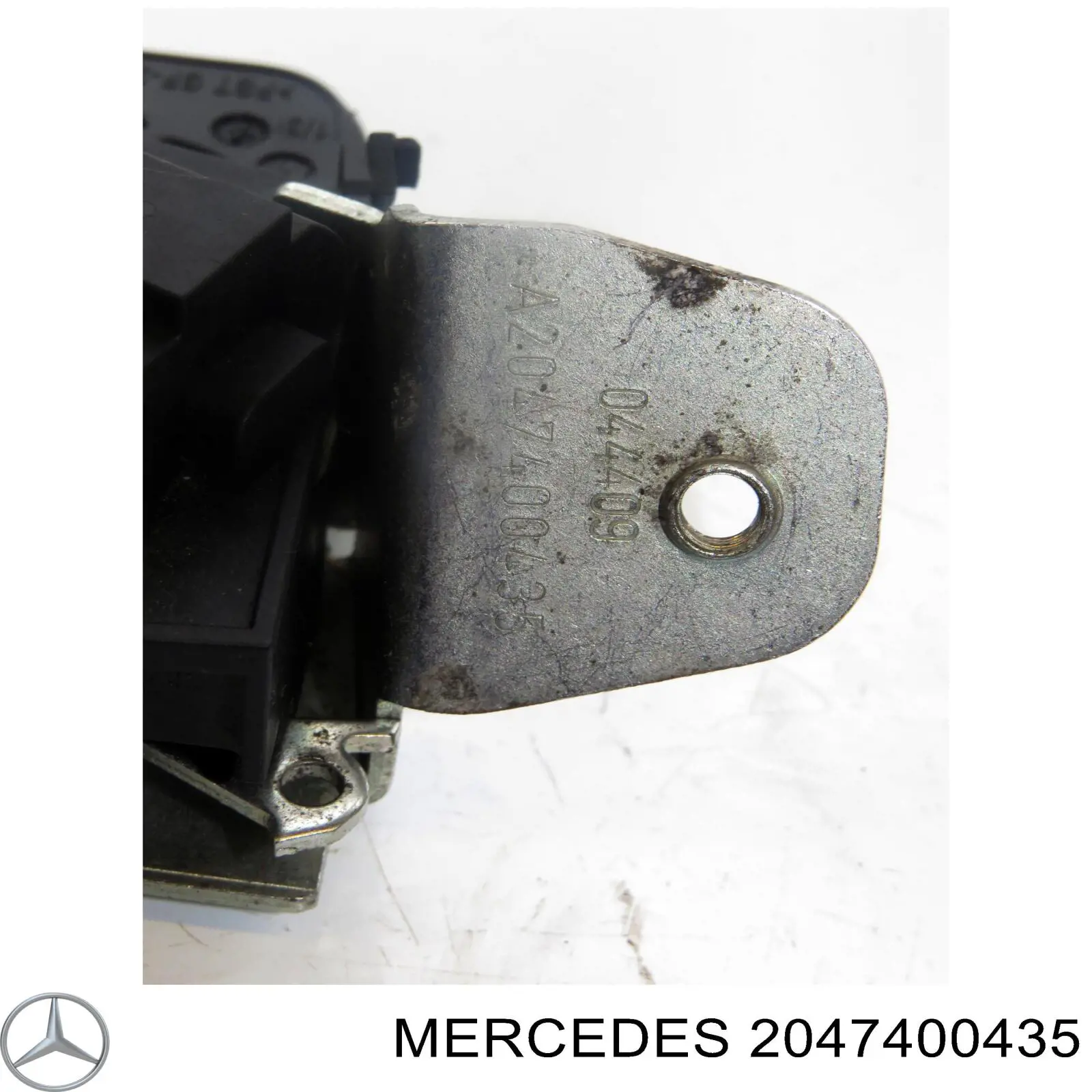 2047400635 Mercedes замок кришки багажника/задньої 3/5-ї двері, задній