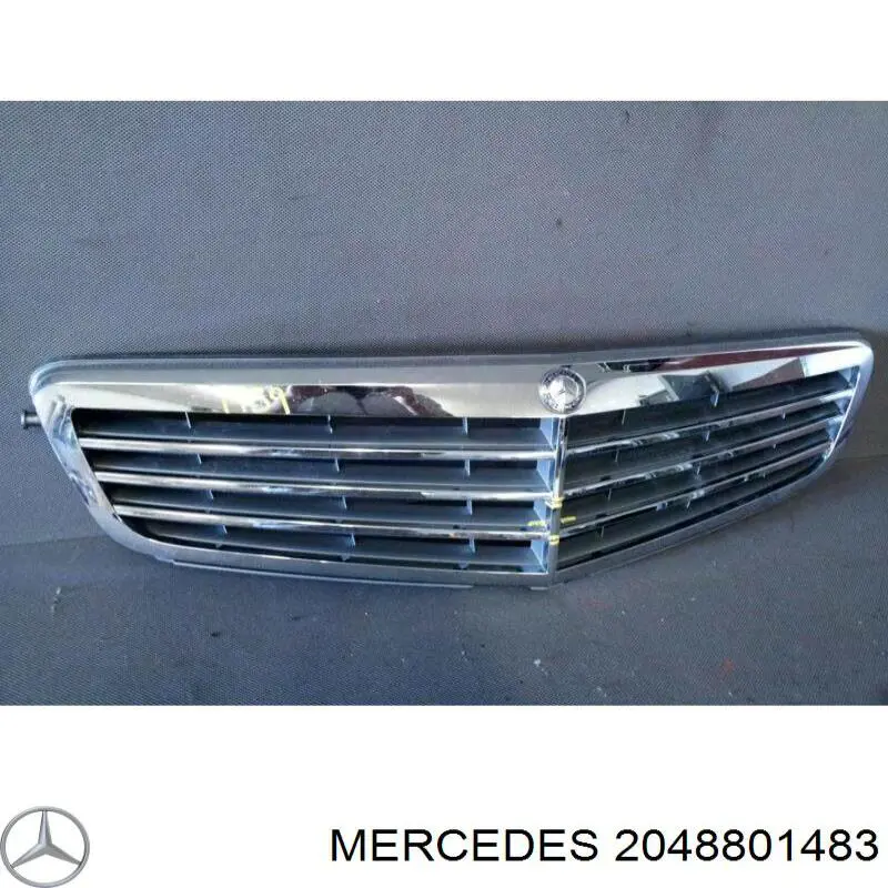 Решітка радіатора 2048800323 Mercedes