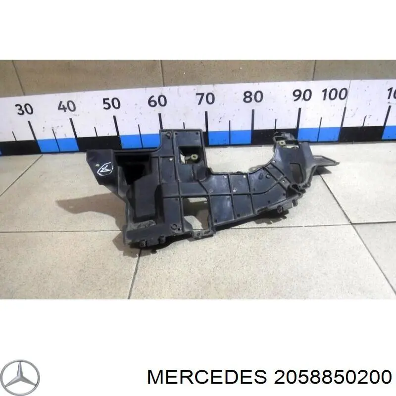 Купити A2058850200 Mercedes Кронштейн насадки глушника