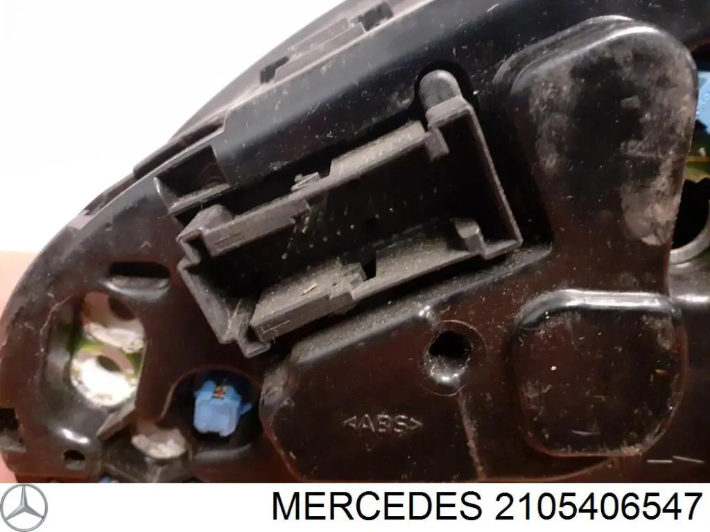 щиток приладу Mercedes A210540654780 ціна, від 8.44 USD