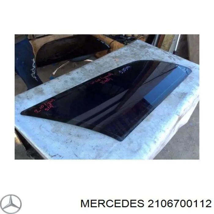 Скло багажного відсіку, ліве на Mercedes E-Class (S210)
