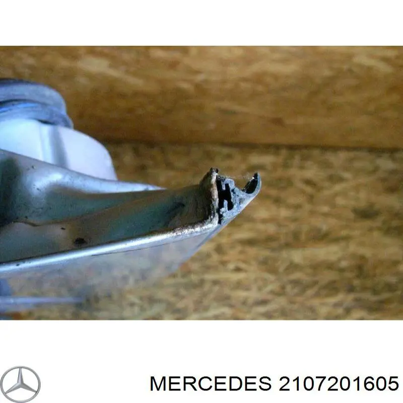 Двері передні, праві Mercedes A2107200205 ціна, від 33.75 USD