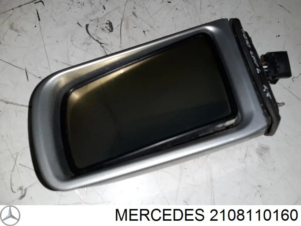 2108110160 Mercedes накладка дзеркала заднього виду, ліва