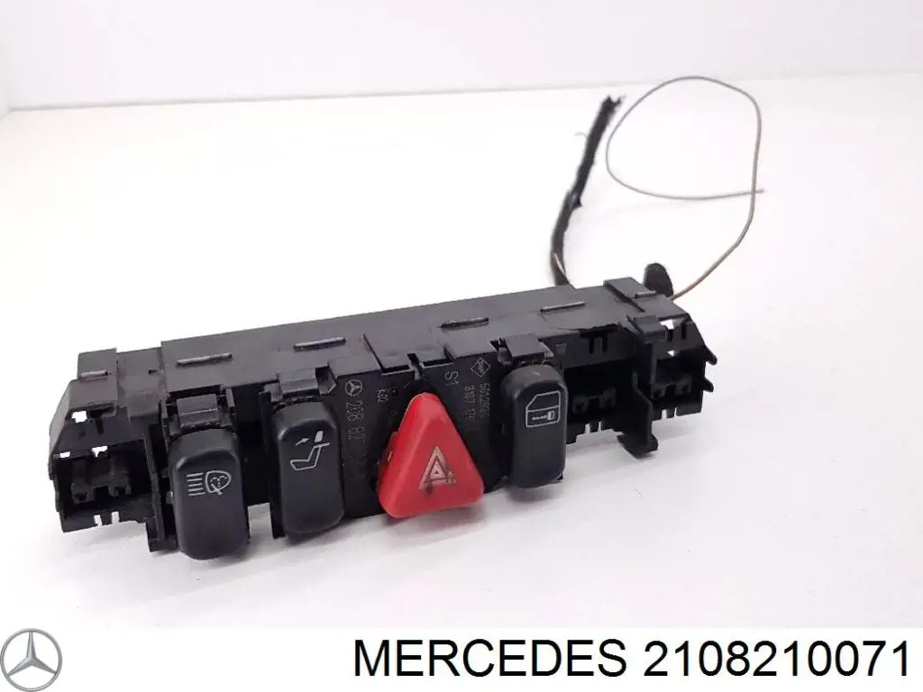 Консоль центральна панелі керування на Mercedes E (S210)