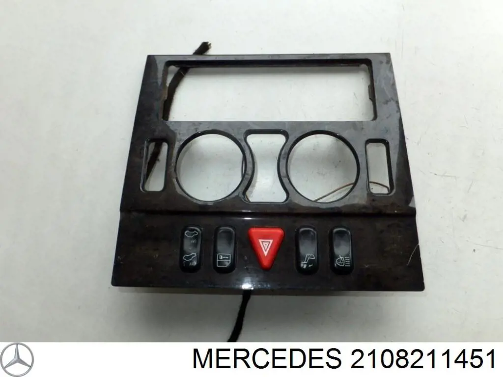 Кнопка вмикання парктроніка Mercedes A21082114517C45 ціна, від 2.55 USD