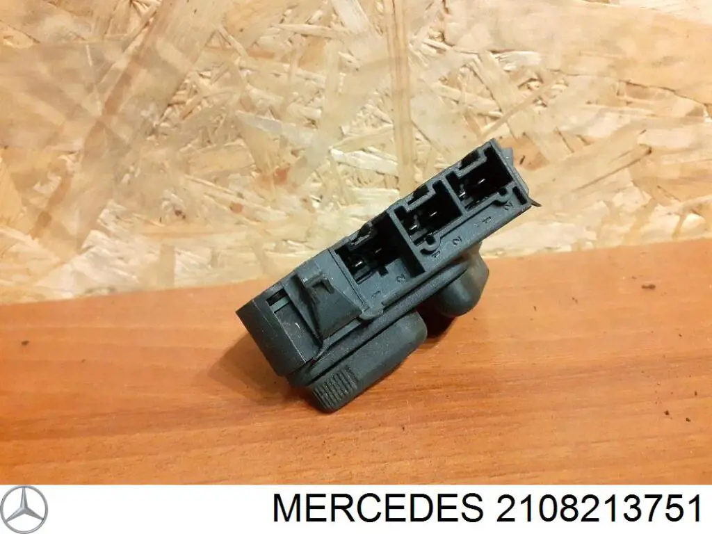 Блок кнопок механізму регулювання сидінь, лівий Mercedes A2108213751 ціна, від 14.08 USD