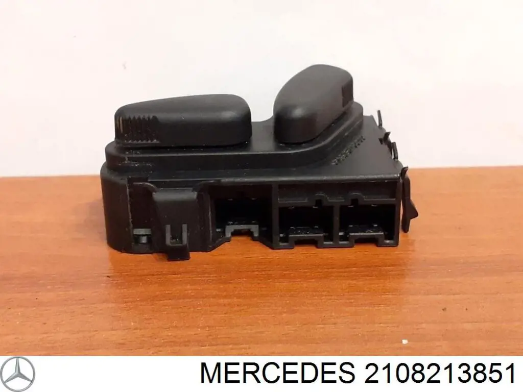 Купити A2108213851 Mercedes Блок кнопок механізму регулювання сидінь, правий