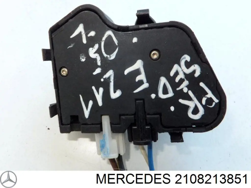 Блок кнопок механізму регулювання сидінь, правий A2108213851 Mercedes