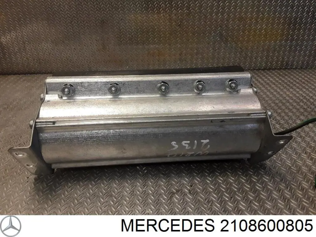 Подушка безпеки бокова Mercedes A2108600805 ціна, від 7.60 USD