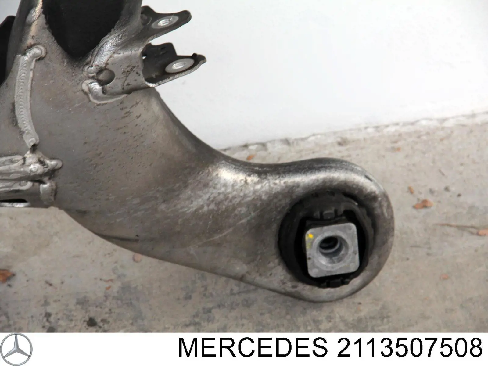 2113507508 Mercedes балка задньої підвіски, підрамник