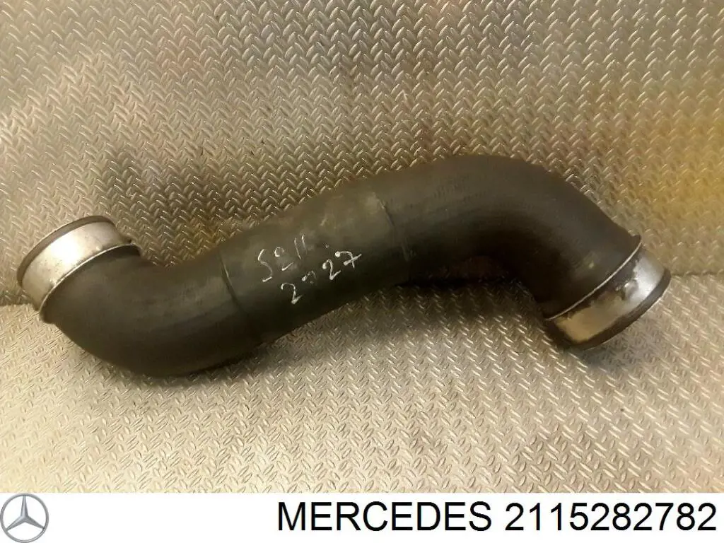 A2115282782 Mercedes шланг/патрубок интеркуллера, нижній лівий