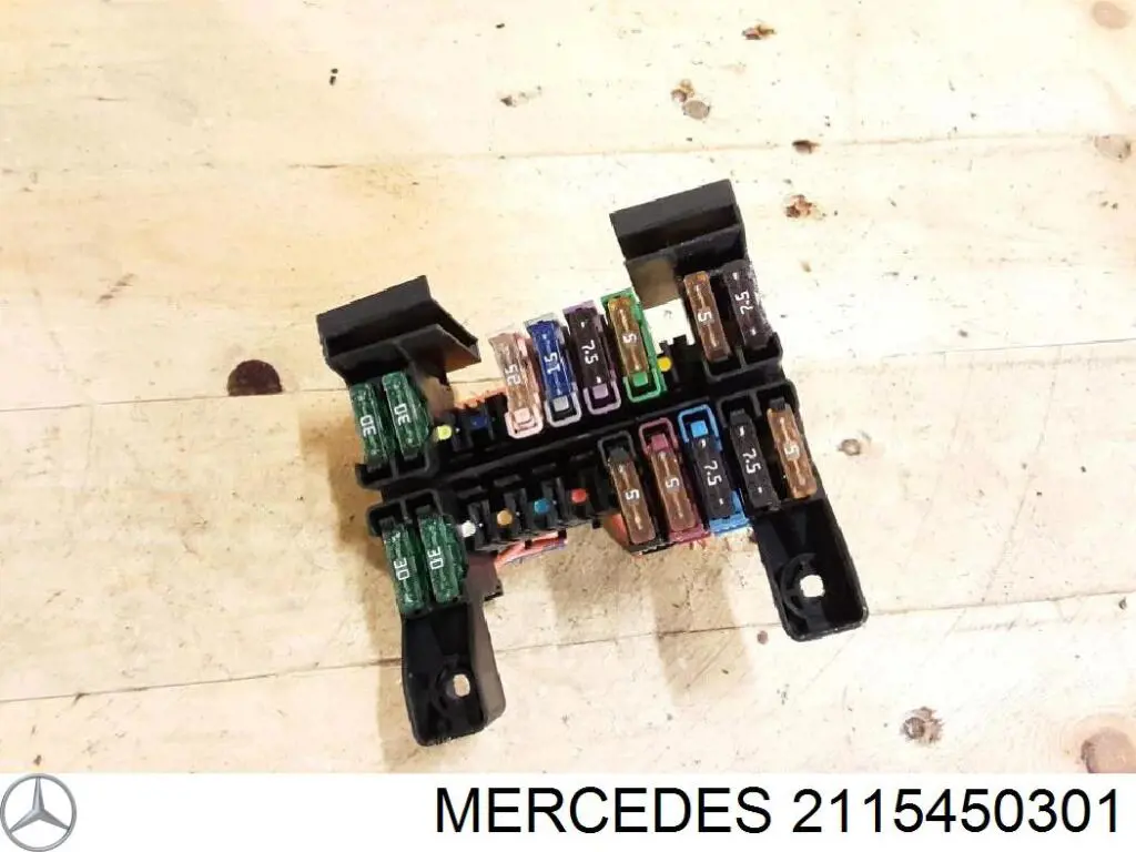 Блок запобіжників задній, салонний Mercedes A2115450301 ціна, від 6.32 USD