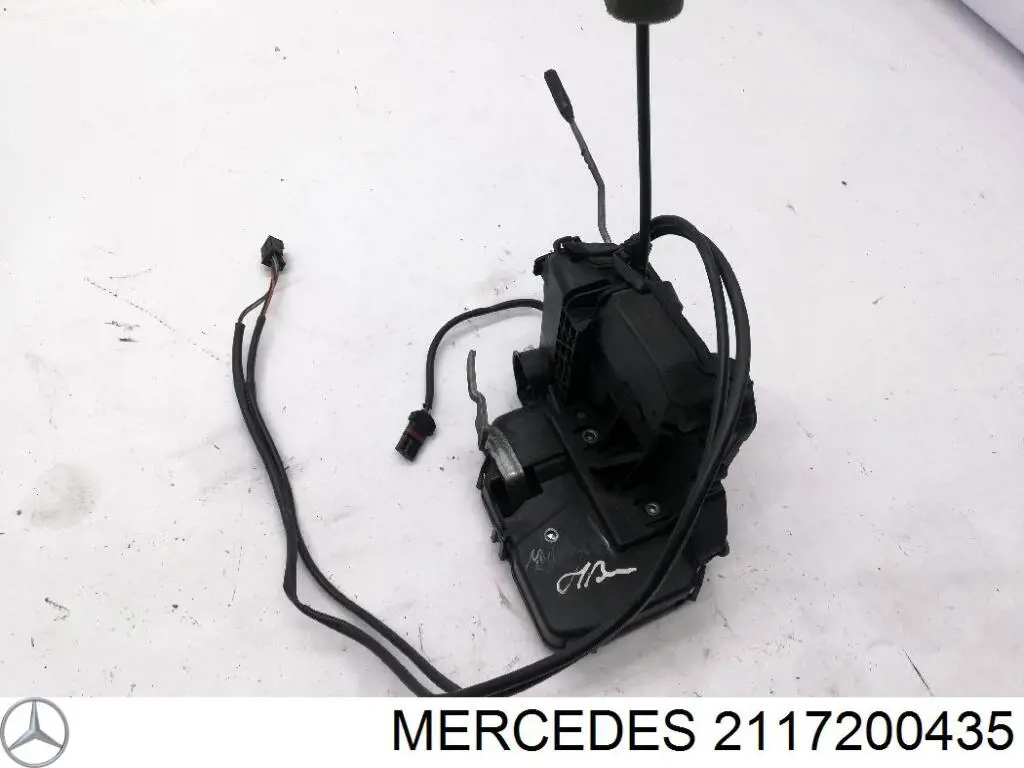 Замок передніх пасажирських дверей Mercedes A2117200435 ціна, від 50.67 USD