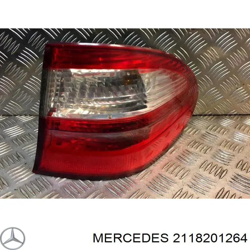 A211820126464 Mercedes Задній правий зовнішній ліхтар