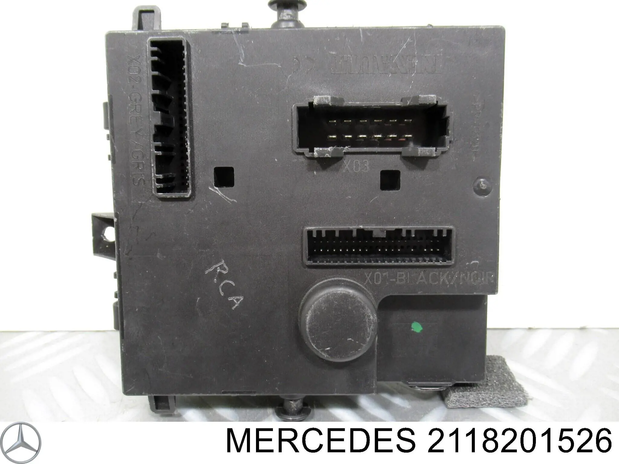 Блок комфорту задніх дверей Mercedes A2118702385