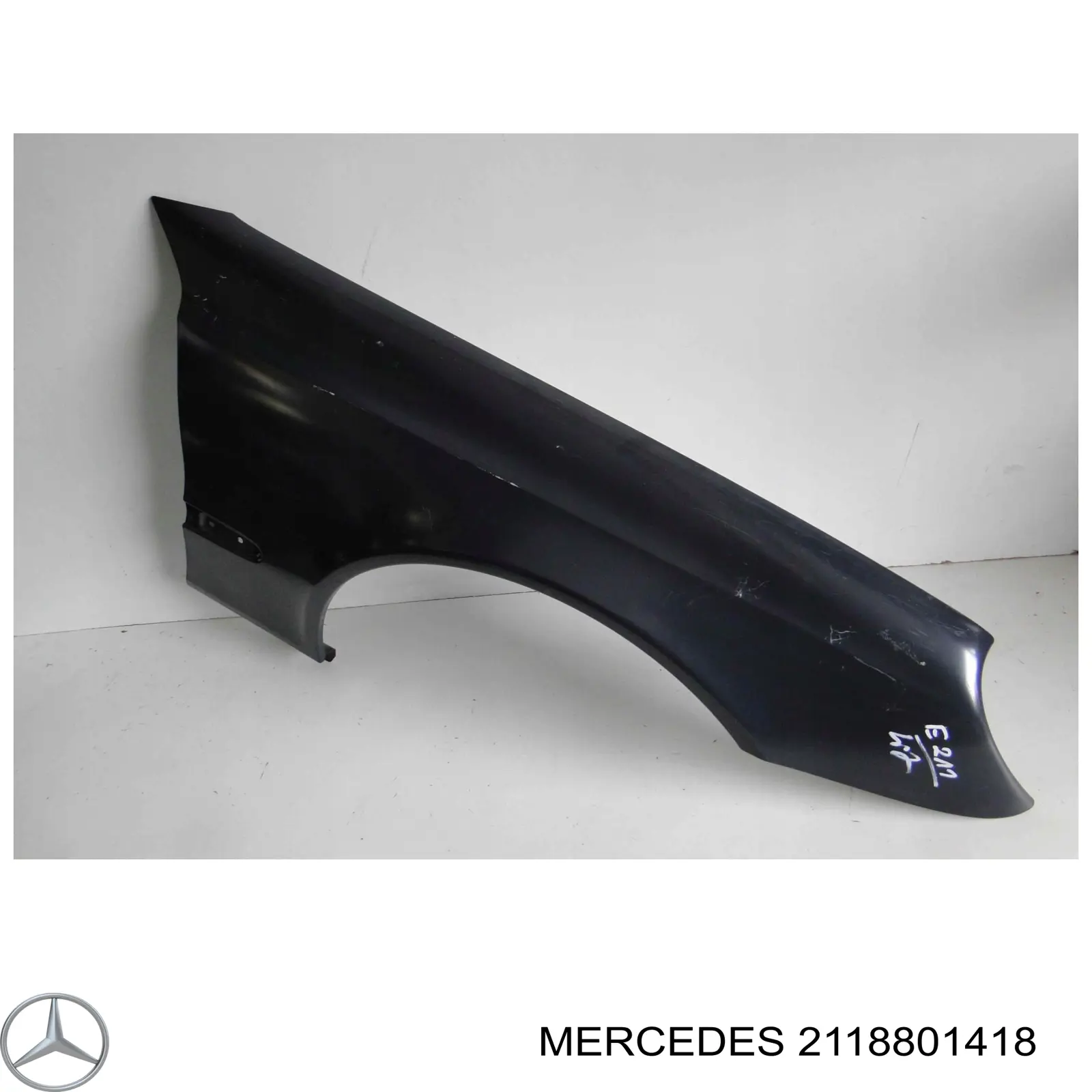 2118801418 Mercedes крило переднє праве