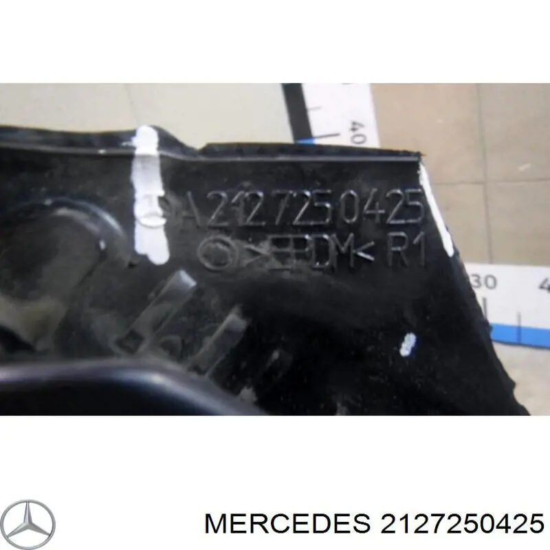 2127250425 Mercedes направляюча скла рамки двері, переднього права